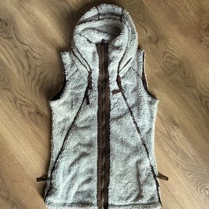 NWOT. KUHL Flight Vest.